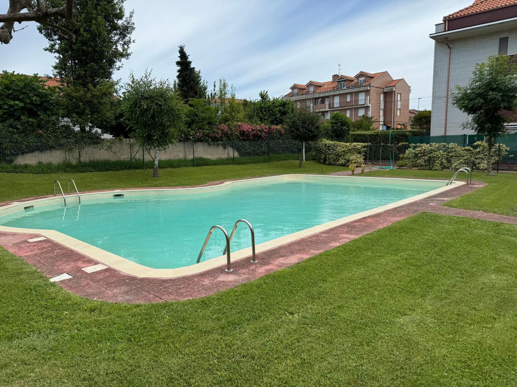 Garaje Y Piscina Comunitaria! Apartment Suances Exterior foto